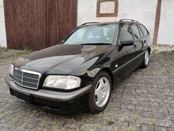 Schwarz Gebraucht 2000 Mercedes 180 Limousine | 2.580 €