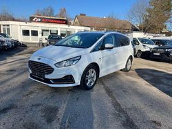 Weiß Gebraucht 2020 Ford S-MAX Titanium Van / Kleinbus | 15.900 €