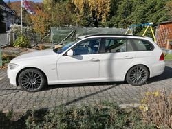 Weiß Gebraucht 2012 BMW 320 Kombi | 8.600 € (Guter Preis)