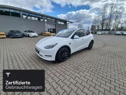 Weiß Gebraucht 2024 Tesla Model Y Performance SUV | 46.200 € (Fairer Preis)