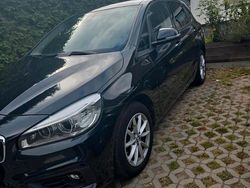 Schwarz Gebraucht 2016 BMW 218 SUV | 9.800 €