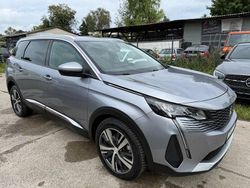 Grau Gebraucht 2021 Peugeot 5008 Allure Van / Kleinbus | 21.590 € (Fairer Preis)