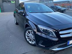 Schwarz Gebraucht 2015 Mercedes GLA180 SUV | 15.990 € (Fairer Preis)