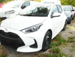 Weiß Neu 2025 Toyota Yaris Hybrid Comfort Limousine | 21.990 € (Superpreis)