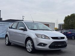 Grau Gebraucht 2009 Ford Focus Sport Limousine | 3.190 € (Fairer Preis)