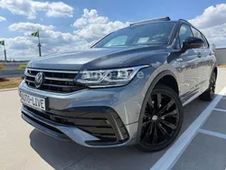 Grau Gebraucht 2023 VW Tiguan Allspace R-line SUV | 43.990 € (Fairer Preis)
