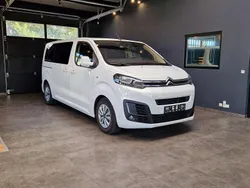 Weiß Gebraucht 2017 Citroën Spacetourer Feel Van | 23.999 € (Fairer Preis)