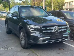 Schwarz Gebraucht 2021 Mercedes GLC300e SUV | 31.800 € (Fairer Preis)