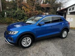 Blau Gebraucht 2023 VW T-Roc S SUV | 18.490 € (Fairer Preis)