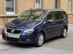 Blau Gebraucht 2010 VW Touran Van / Kleinbus | 6.200 € (Etwas zu teuer)