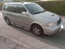 Silber Gebraucht 2005 Kia Carnival Van / Kleinbus | 2.999 €