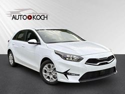Weiß Neu 2025 Kia Ceed Limousine | 22.888 € (Guter Preis)
