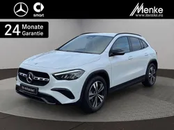 Weiß digitalweiß Gebraucht 2023 Mercedes GLA200 Night SUV | 37.280 € (Fairer Preis)