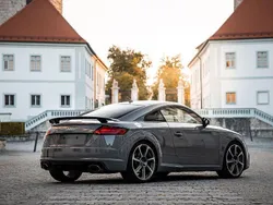 Grau Gebraucht 2018 Audi TT RS Ambiente Coupé | 47.999 € (Fairer Preis)
