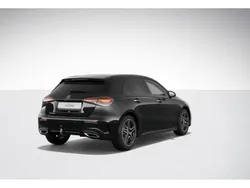 Schwarz / nachtschwarz Gebraucht 2024 Mercedes 200 AMG Coupé | 34.890 € (Superpreis)
