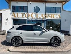 Grau Gebraucht 2022 Porsche Cayenne Turbo SUV | 124.400 €
