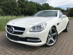 Weiß Gebraucht 2011 Mercedes SLK350 Cabrio | 29.990 €