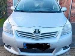 Silber Gebraucht 2012 Toyota Verso Travel Van / Kleinbus | 10.500 €
