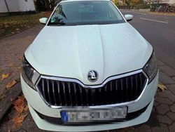 Weiß Gebraucht 2018 Skoda Fabia Clever Limousine | 4.800 € (Guter Preis)