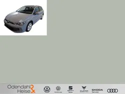 Polsterfarbe: schwarz Gebraucht 2024 VW Golf VIII Life Limousine | 26.980 € (Fairer Preis)