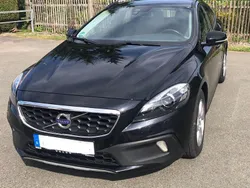 Schwarz Gebraucht 2014 Volvo V40 CC You! Kombi | 10.990 € (Fairer Preis)