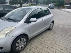 Silber Gebraucht 2006 Toyota Yaris Executive Limousine | 2.500 € (Guter Preis)