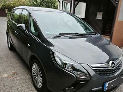 Grau Gebraucht 2016 Opel Zafira Tourer Edition Van / Kleinbus | 7.099 € (Fairer Preis)