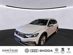 Weiß Gebraucht 2023 VW Passat Alltrack Kombi | 30.950 € (Fairer Preis)