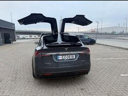 Grau Gebraucht 2017 Tesla Model X SUV | 21.000 €