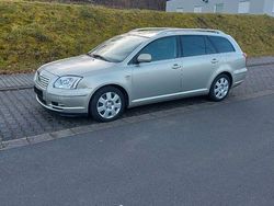 Silber Gebraucht 2006 Toyota Avensis Executive Kombi | 1.250 € (Superpreis)