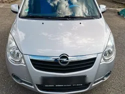 Silber Gebraucht 2010 Opel Agila Kleinwagen | 1.800 € (Guter Preis)