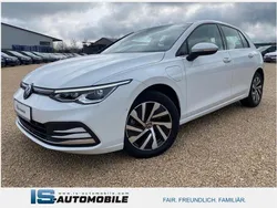 Pure white Gebraucht 2021 VW Golf VIII Style Limousine | 23.999 € (Fairer Preis)