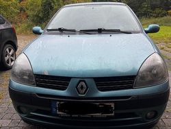 Blau Gebraucht 2003 Renault Clio II Kleinwagen | 1.200 € (Fairer Preis)