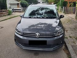 Grau Gebraucht 2019 VW Touran IQ Drive Van / Kleinbus | 21.000 € (Guter Preis)