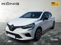 Weiß Gebraucht 2023 Renault Clio V Equilibre Limousine | 14.999 € (Etwas zu teuer)