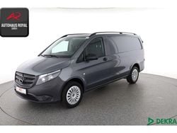 Grau (metallic) Gebraucht 2021 Mercedes Vito Van / Kleinbus | 32.679 € (Guter Preis)