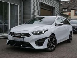 Weiß Gebraucht 2023 Kia Ceed Sportswagon Vision Kombi | 20.700 € (Superpreis)