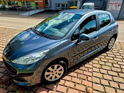 Grau Gebraucht 2008 Peugeot 207 Tendance Limousine | 3.850 € (Fairer Preis)