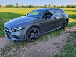 Grau Gebraucht 2021 Mercedes A250 AMG line Kleinwagen | 24.000 €