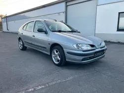 Silber Gebraucht 1998 Renault Mégane Kleinwagen | 2.400 € (Etwas zu teuer)