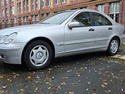 Silber Gebraucht 2003 Mercedes C180 Classic Limousine | 2.999 € (Fairer Preis)