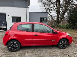 Rot Gebraucht 2009 Renault Clio II Kleinwagen | 3.350 € (Fairer Preis)