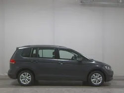 Grau Gebraucht 2020 VW Touran Comfortline Van / Kleinbus | 20.380 € (Superpreis)