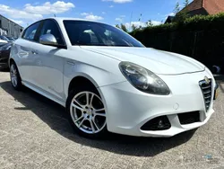 Weiß Gebraucht 2011 Alfa Romeo Giulietta Distinctive Kleinwagen | 3.999 €