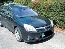 Schwarz Gebraucht 2008 Opel Vectra Kombi | 2.300 €