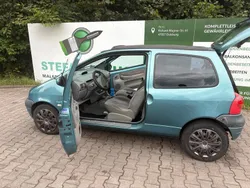 Blau Gebraucht 2004 Renault Twingo Kleinwagen | 1.300 €