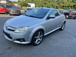Silber Gebraucht 2007 Opel Tigra Design Edition Cabrio | 3.950 € (Etwas zu teuer)