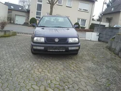 Blau Gebraucht 1997 VW Vento Limousine | 2.490 € (Teuer)