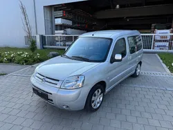 Grau Gebraucht 2007 Citroën Berlingo Van / Kleinbus | 2.800 € (Fairer Preis)