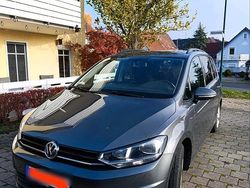 Grau Gebraucht 2017 VW Touran Trendline Van / Kleinbus | 10.700 € (Fairer Preis)